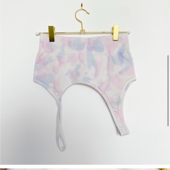 Oh Polly- BO+TEE Evolve Seamless Asymmetric Crop Top - Picture 3 of 6